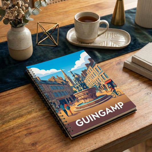 Carnet souvenir de la ville de Guingamp avec une illustration stylisée.