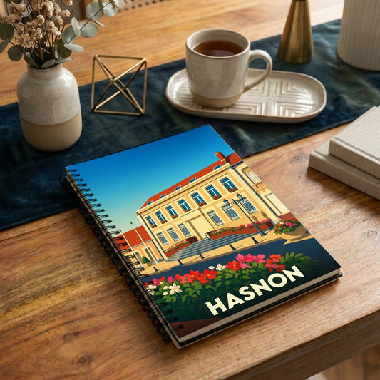 Carnet souvenir de la ville de Hasnon avec une illustration stylisée d'un bâtiment historique et de fleurs.