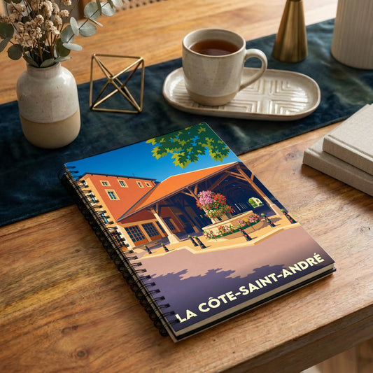Carnet souvenir de la ville de La Côte-Saint-André illustré d'un dessin stylisé de sa halle médiévale.