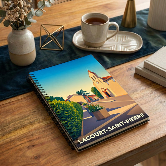 Carnet souvenir de la ville de Lacourt-Saint-Pierre avec une illustration stylisée d'un paysage urbain ensoleillé.