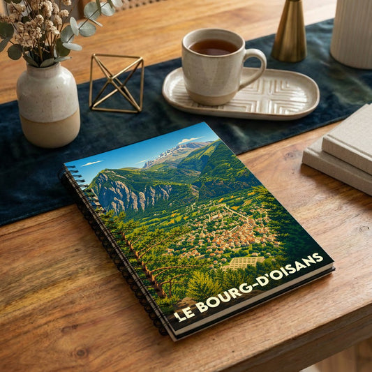 Carnet souvenir de la ville de Le Bourg-d'Oisans avec une illustration stylisée de la vallée et des montagnes.