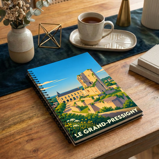 Carnet à spirales souvenir de Le Grand-Pressigny avec une illustration stylisée du château de la ville.