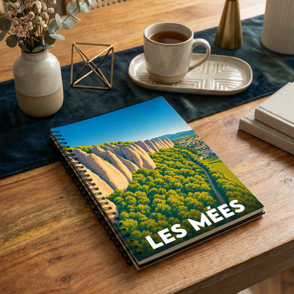 Carnet souvenir de la ville de Les Mées avec une illustration stylisée.