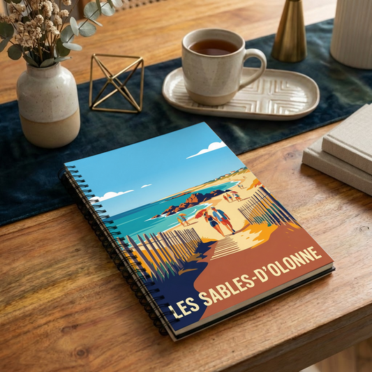 Carnet souvenir de la ville de Les Sables-d'Olonne avec une illustration stylisée de la plage.