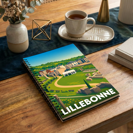 Carnet à spirales souvenir de la ville de Lillebonne avec une illustration stylisée de son théâtre romain.