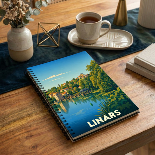 Carnet souvenir de la ville de Linars avec une illustration stylisée de ses paysages au bord de l'eau.