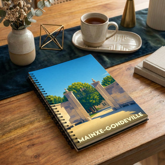 Carnet souvenir de la ville de Mainxe-Gondeville avec une illustration stylisée de ses parcs et bâtiments.