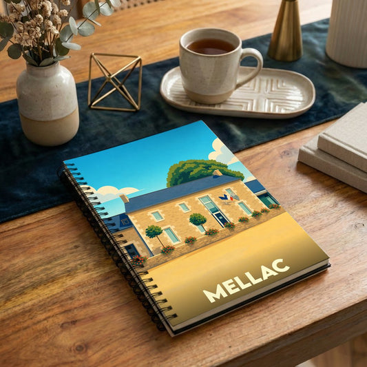 Carnet à spirales souvenir de la ville de Mellac illustré par un dessin stylisé de sa mairie.