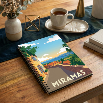 Carnet souvenir de la ville de Miramas avec une illustration stylisée.