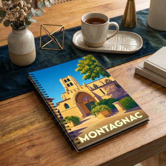 Carnet souvenir de la ville de Montagnac avec une illustration stylisée de son patrimoine.