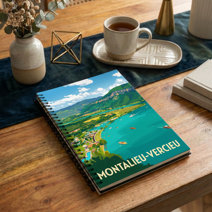 Carnet souvenir de la ville de Montalieu-Vercieu avec une illustration stylisée de son paysage.