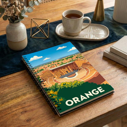 Carnet souvenir de la ville d'Orange avec une illustration stylisée.