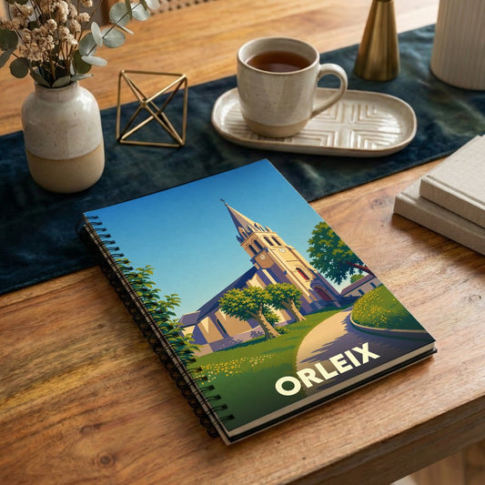 Carnet à spirales souvenir de la ville d'Orleix avec une illustration stylisée de son église.