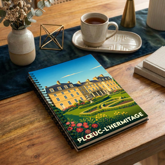 Carnet souvenir de la ville de Plœuc-L'Hermitage avec une illustration stylisée de château et jardins.