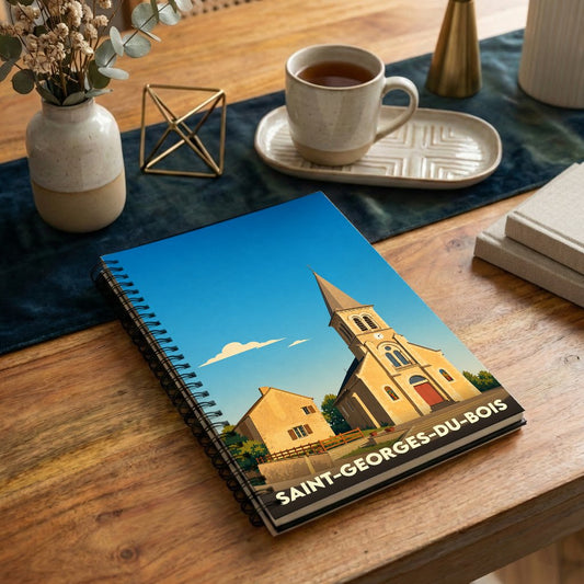 Carnet de notes souvenir de la ville de Saint-Georges-du-Bois avec une illustration stylisée de son église.