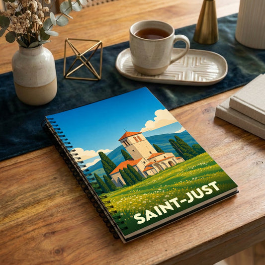 Carnet de notes souvenir de la ville de Saint-Just avec une illustration stylisée de son patrimoine.