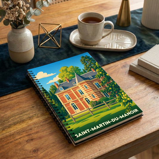 Carnet souvenir de la ville de Saint-Martin-du-Manoir avec une illustration stylisée de son manoir.