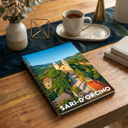 Carnet souvenir de la ville de Sari-d'Orcino avec une illustration de paysage stylisée.