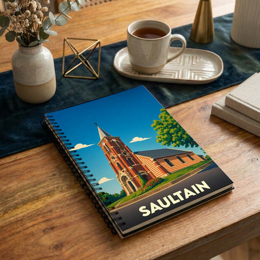 Carnet à spirales souvenir de la ville de Saultain avec une illustration stylisée de son église.