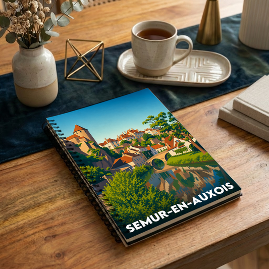 Carnet souvenir de la ville de Semur-en-Auxois avec une illustration stylisée.