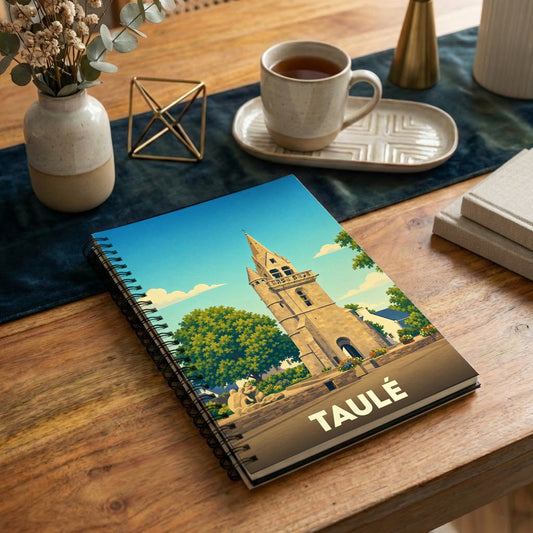 Carnet souvenir de la ville de Taulé avec une illustration stylisée de son clocher.
