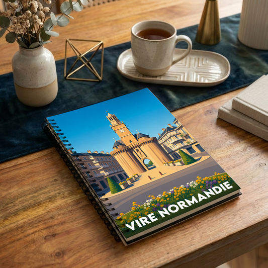 Carnet souvenir de la ville de Vire Normandie avec une illustration stylisée.