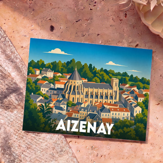 Carte postale souvenir de la ville d'Aizenay avec une illustration stylisée de son église et de ses toits.