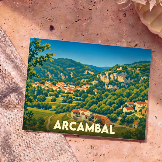 Carte postale souvenir d'Arcambal avec une illustration stylisée de ses paysages vallonnés et de ses maisons en pierre.