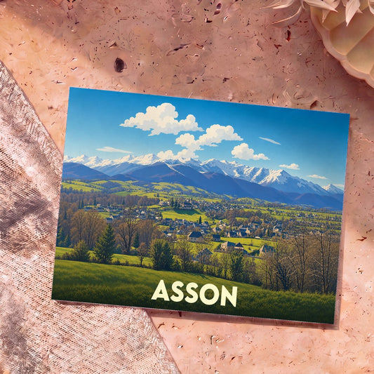Carte postale souvenir de la ville d'Asson avec une illustration stylisée d'un paysage de montagne.