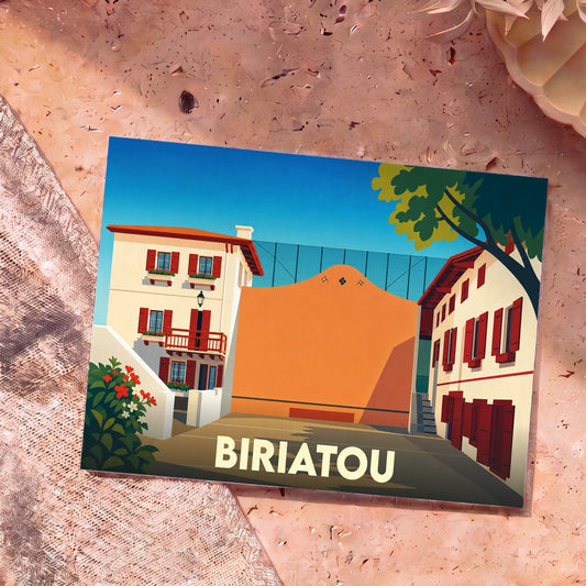 Carte postale souvenir de la ville de Biriatou avec une illustration stylisée d'un fronton de pelote basque.