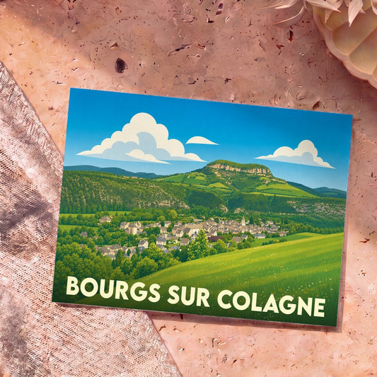 Carte postale souvenir de Bourgs sur Colagne avec une illustration stylisée d'un village niché dans une vallée verdoyante.