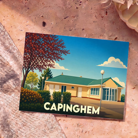 Carte postale souvenir de la ville de Capinghem avec une illustration stylisée d'une maison sous un ciel bleu.