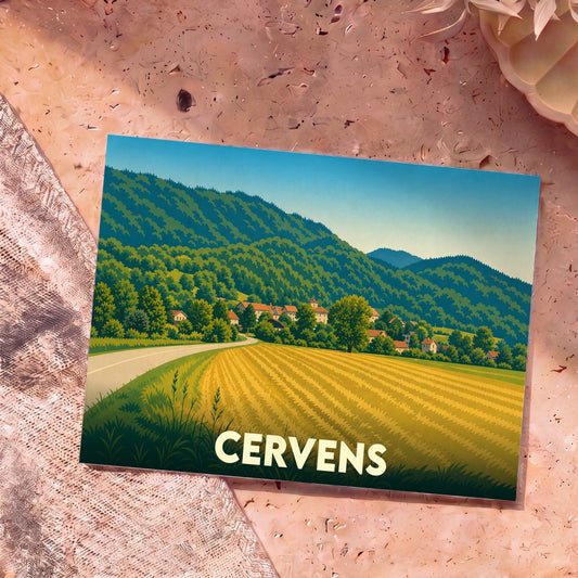 Carte postale souvenir de la ville de Cervens avec une illustration stylisée de ses paysages vallonnés et ses champs.