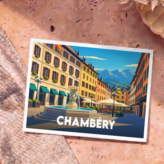 Carte postale souvenir de la ville de Chambéry illustrant une place avec une fontaine au pied des montagnes.