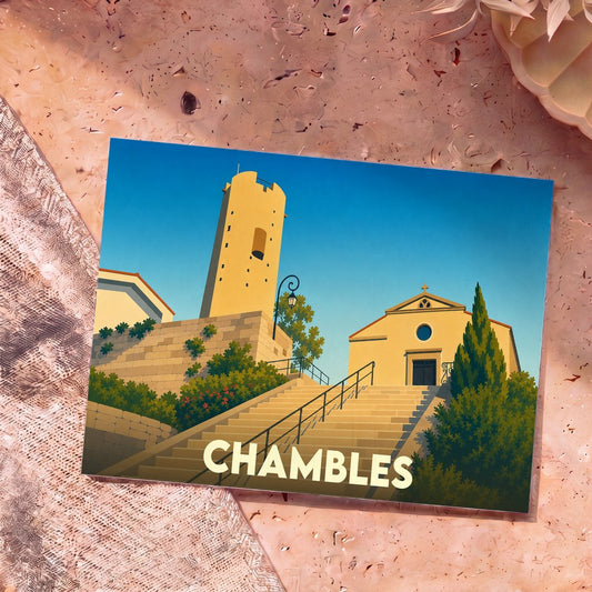 Carte postale souvenir de la ville de Chambles avec une illustration stylisée de son église et de sa tour.