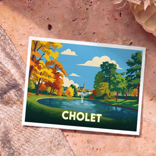 Carte postale souvenir de la ville de Cholet illustrant un parc arboré avec un étang et un jet d'eau dans un style graphique épuré.
