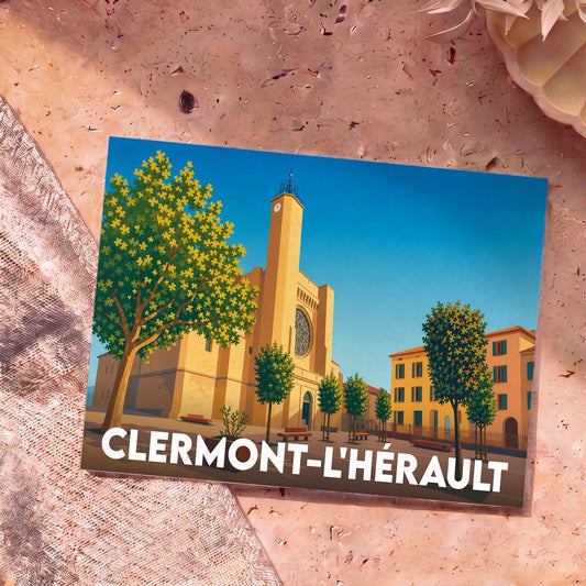 Carte postale souvenir de la ville de Clermont-l'Hérault avec une illustration stylisée de son église et de sa place.