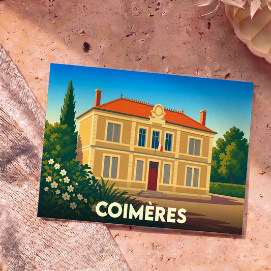 Carte postale souvenir de la ville de Coimères avec une illustration stylisée de sa mairie sous un ciel bleu.