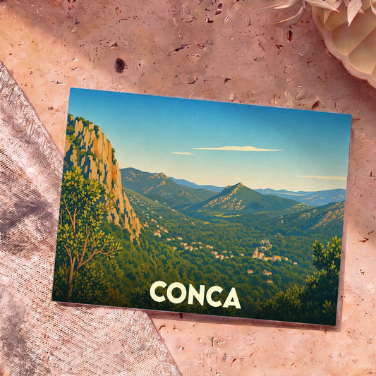 Carte postale souvenir de la ville de Conca avec une illustration stylisée d'un paysage montagneux.