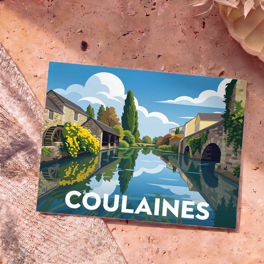 Carte postale souvenir de la ville de Coulaines avec une illustration stylisée d'un cours d'eau bordé de bâtiments en pierre.