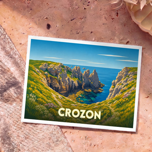 Carte postale souvenir de la ville de Crozon avec une illustration stylisée de ses falaises côtières.