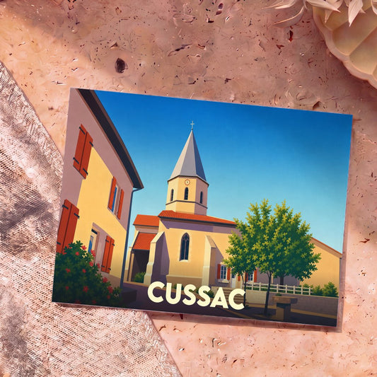 Carte postale souvenir de la ville de Cussac avec une illustration stylisée d'une église sous un ciel bleu.