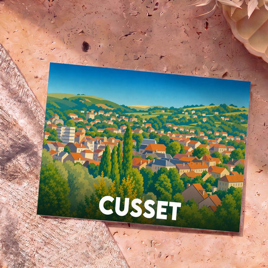 Carte postale souvenir de la ville de Cusset avec une illustration stylisée et colorée.