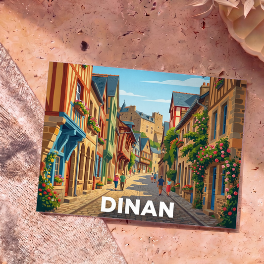 Carte postale souvenir de la ville de Dinan avec une illustration colorée et stylisée de ses rues médiévales.