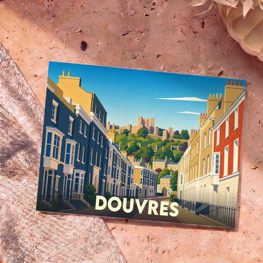 Carte postale souvenir de la ville de Douvres avec une illustration stylisée de ses rues et de son château.