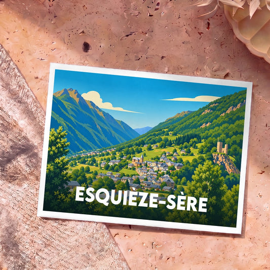 Carte postale souvenir de la ville d'Esquièze-Sère avec une illustration stylisée d'un village de montagne.