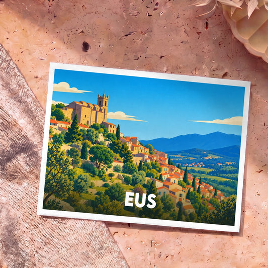 Carte postale souvenir de la ville d'Eus avec une illustration stylisée d'un village perché.