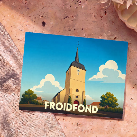 Carte postale souvenir de la ville de Froidfond avec une illustration stylisée de son église sous un ciel bleu.