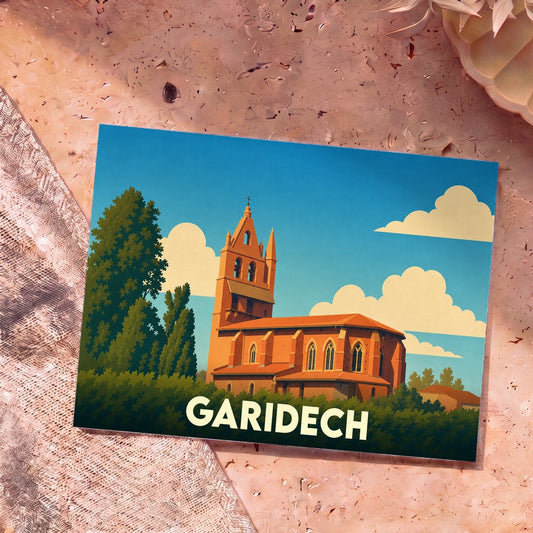 Carte postale souvenir de la ville de Garidech avec une illustration stylisée de son église en briques.