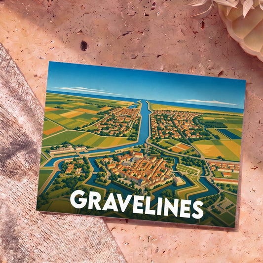 Carte postale souvenir de la ville de Gravelines présentant une illustration stylisée et colorée de ses remparts et de son port vus du ciel.